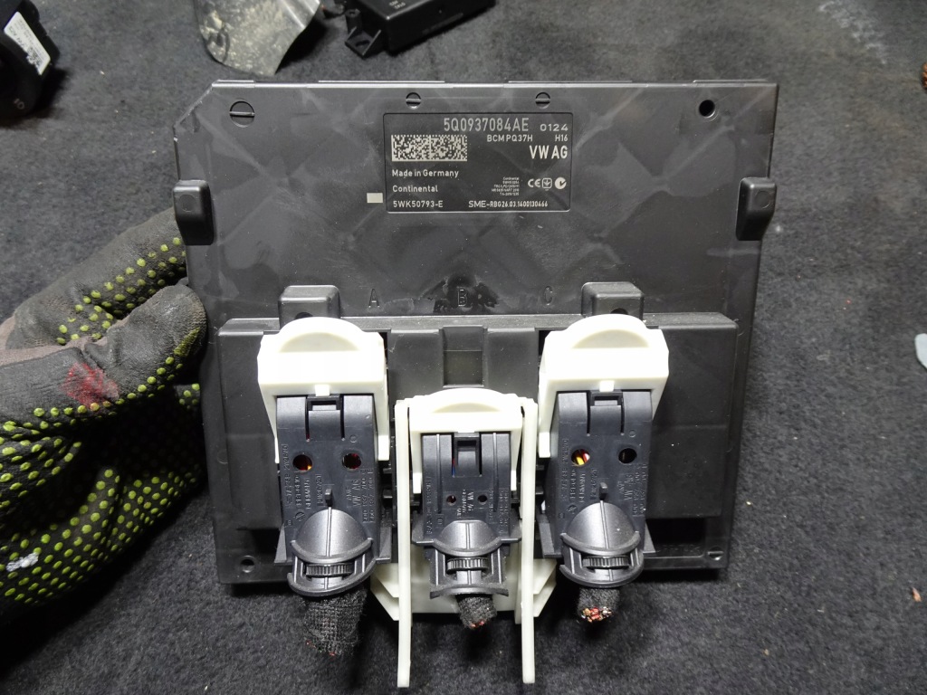 фото №1, Vw golf vii модуль комфорту 5q0937084ae