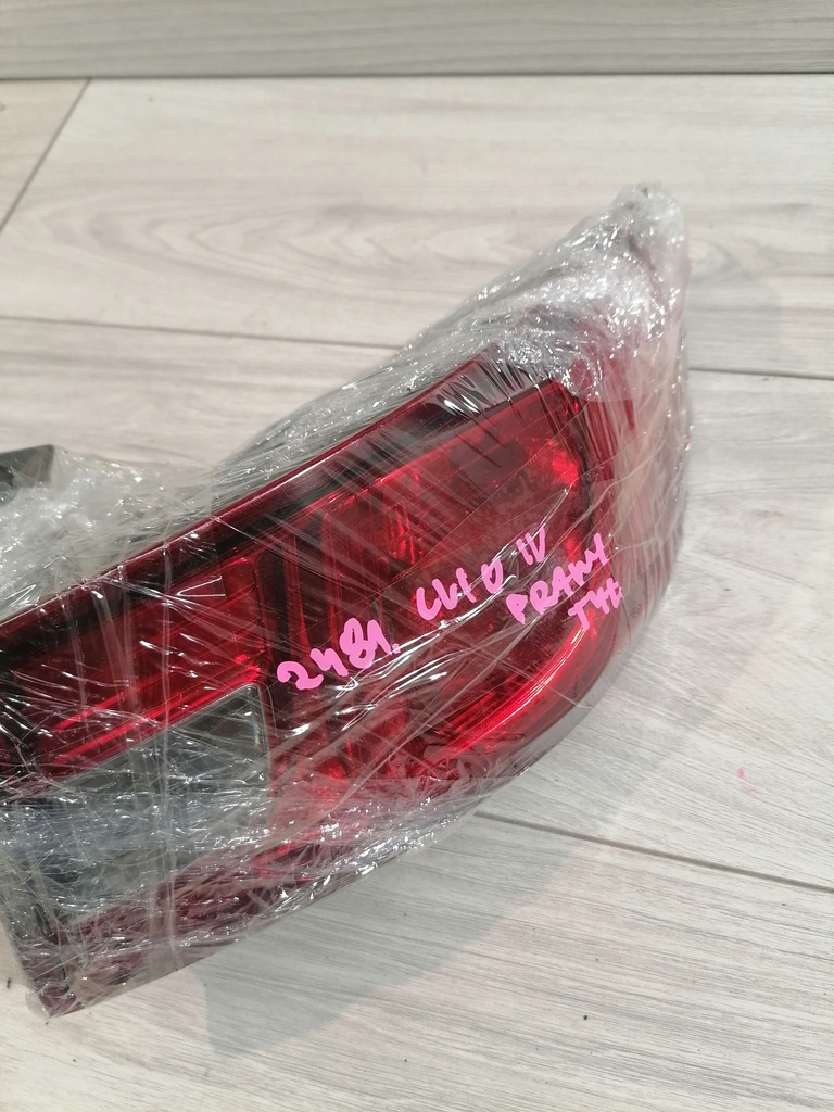 фото №8, Renault clio iv лампа правый задняя 265502631r