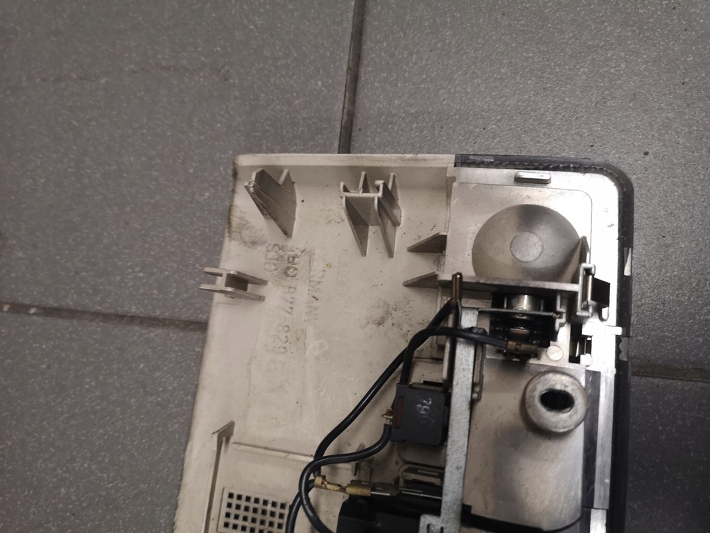 фото №8, Лампа стельовий audi a8 d2 przed fl 4d0877829e