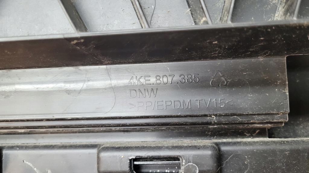 Audi e-tron 4ke 18-22 6pdc бампер задня задній 4ke807385 4ke807511 Недорого