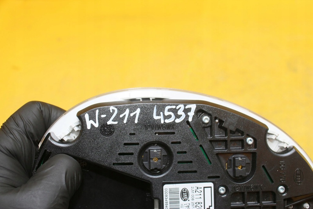 фото №8, Лампа освещение кабина mercedes w211 a2118206601