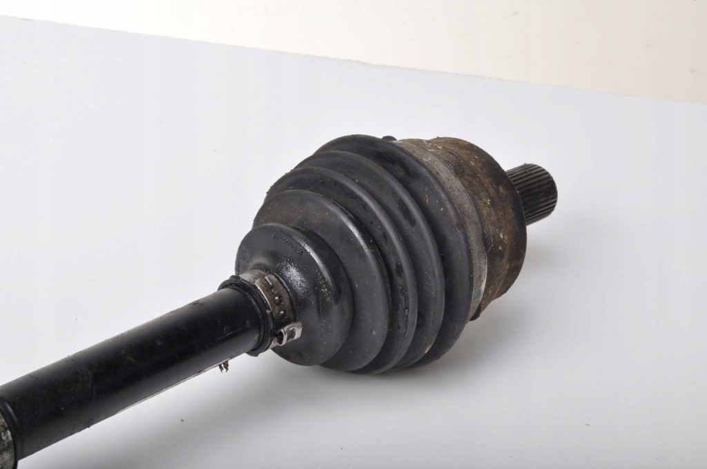 Купить Volvo v40 2 2.0 d4 приводной вал правая длинная 31437066