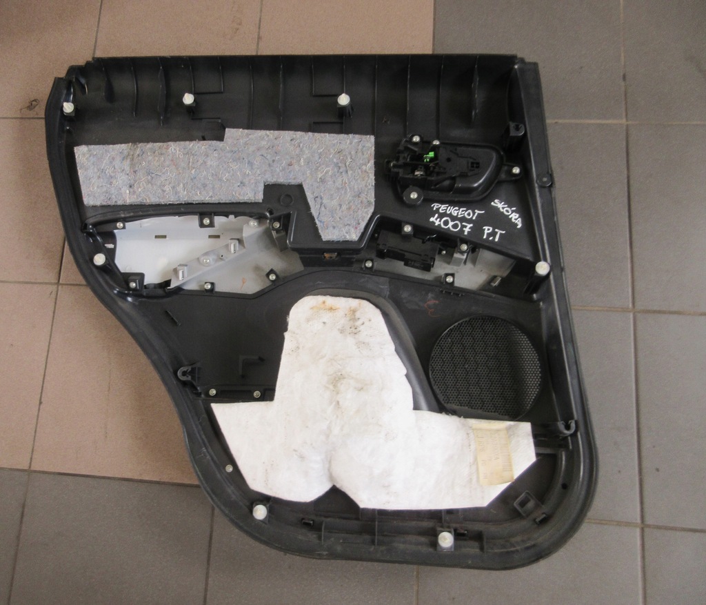 фото №7, Обшивка обивка дверь правый задняя c-crosser outlander ii peugeot 4007 кожа