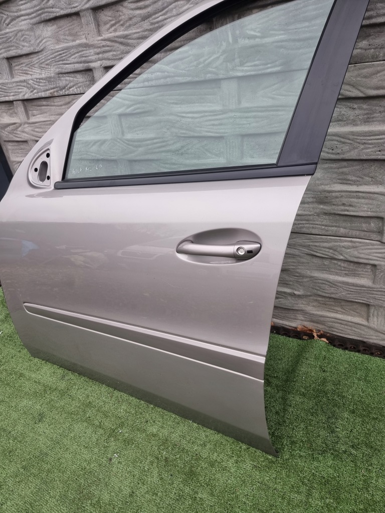 Mercedes ml w164 дверь левый перед цвет 723 Доставка