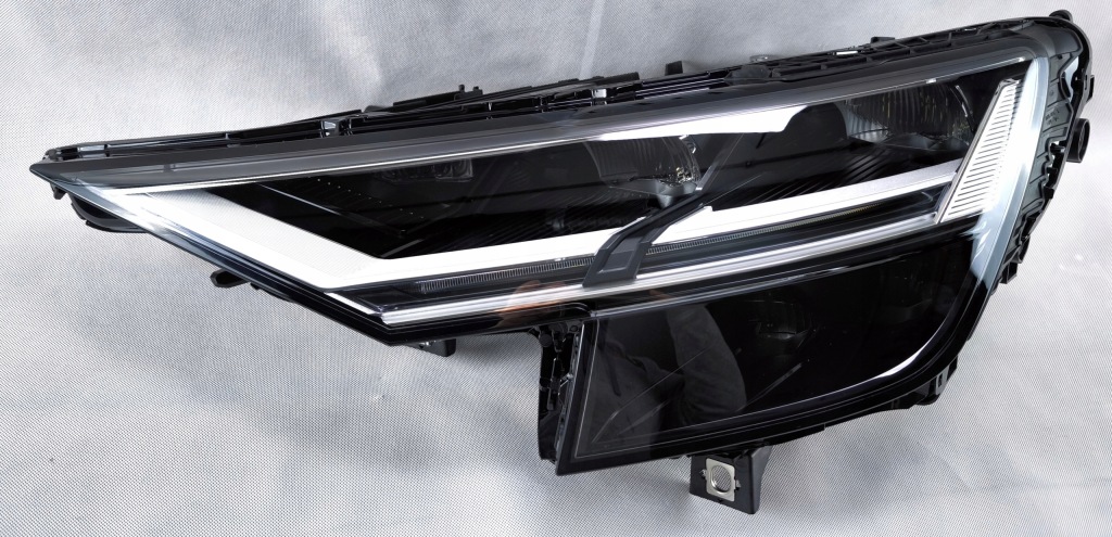 фото №1, Audi q8 full led левый фара лампа 4m8941033 новый !! 4m8941773