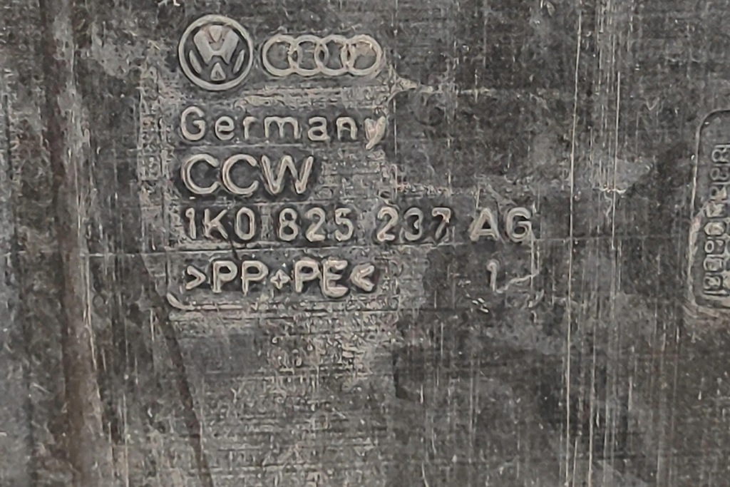 фото №8, Защита двигателя vw golf plus 5m1, 521 1k0825237ag 1.6l дизель 77kw 2009