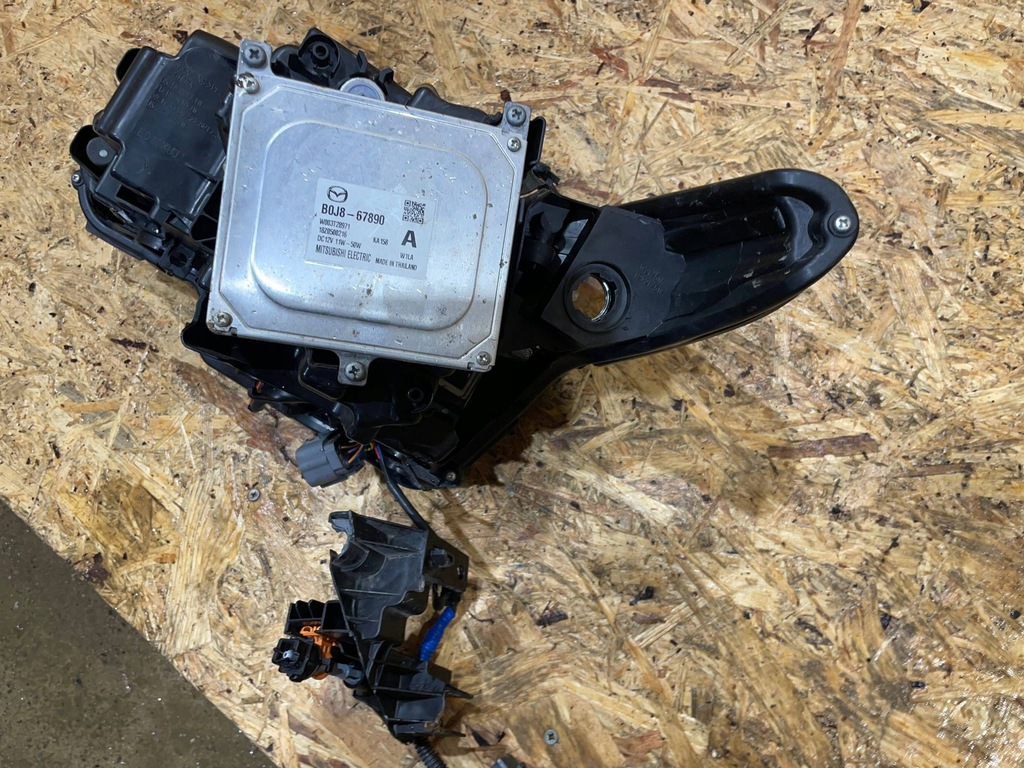 фото №10, Mazda 3 bp iv 4 19- лампа правая перед передняя