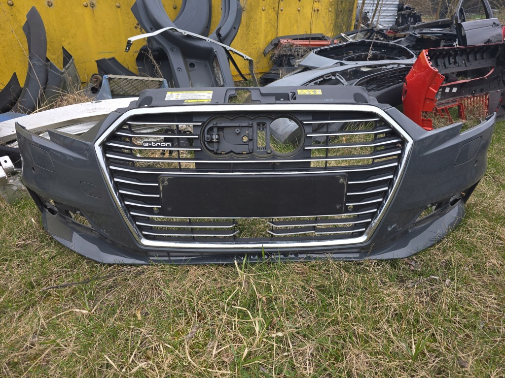 Купить Audi a3 8v 8v4 etron рестайлинг  бампер перед передний решётка радиатора