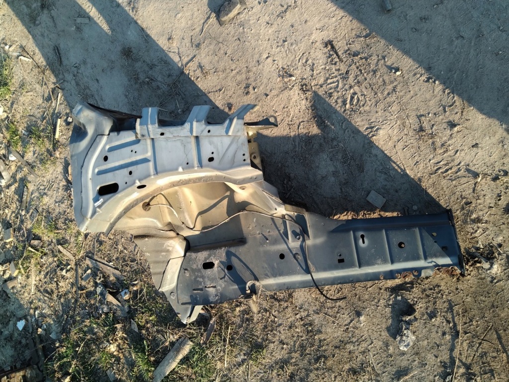 фото №1, Voyager town caravan 08-19r четверть правый перед