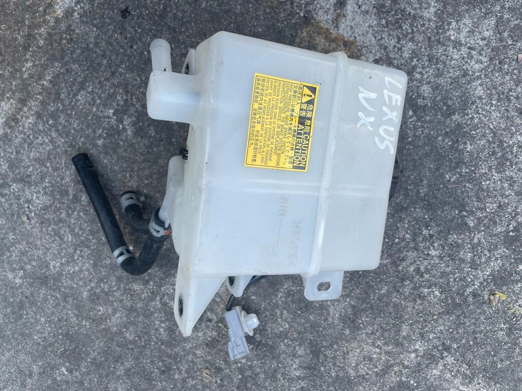 фото №1, Lexus nx300 lift бачок