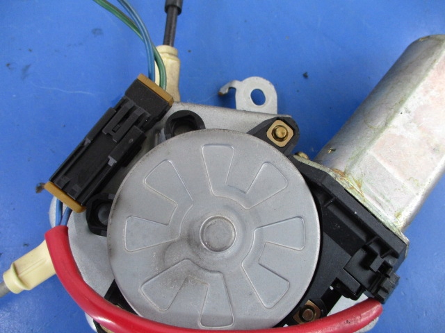 фото №4, Sentra b14 4d подъемник стекло перед левый 2контакты