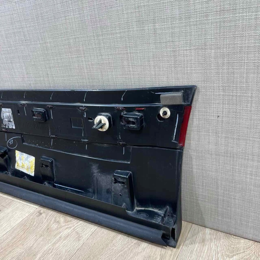 фото №11, Range rover velar l560 2017 - молдинг na дверь правый задняя j8a2-274a48-a