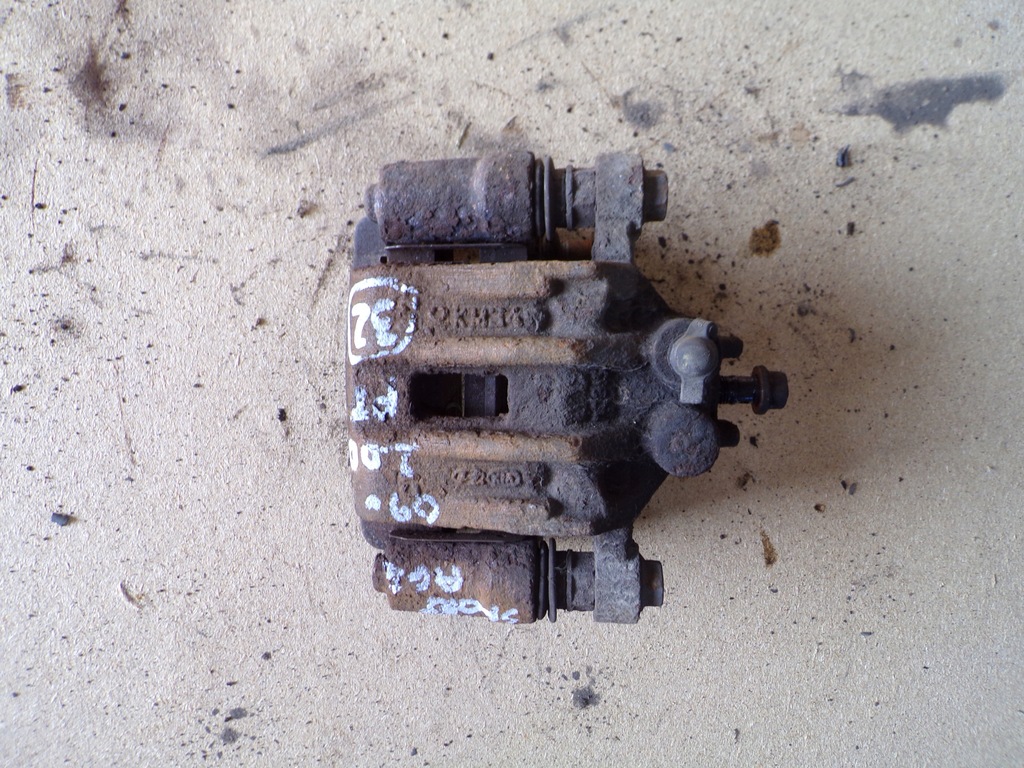 фото №1, Kia sportage ii lift 09r суппорт правый задний