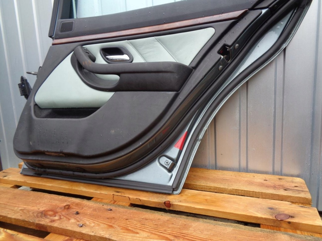 Дверей праве  задні правий задні bmw 5 e39 універсал touring lak. 449/6 Зі Шроту