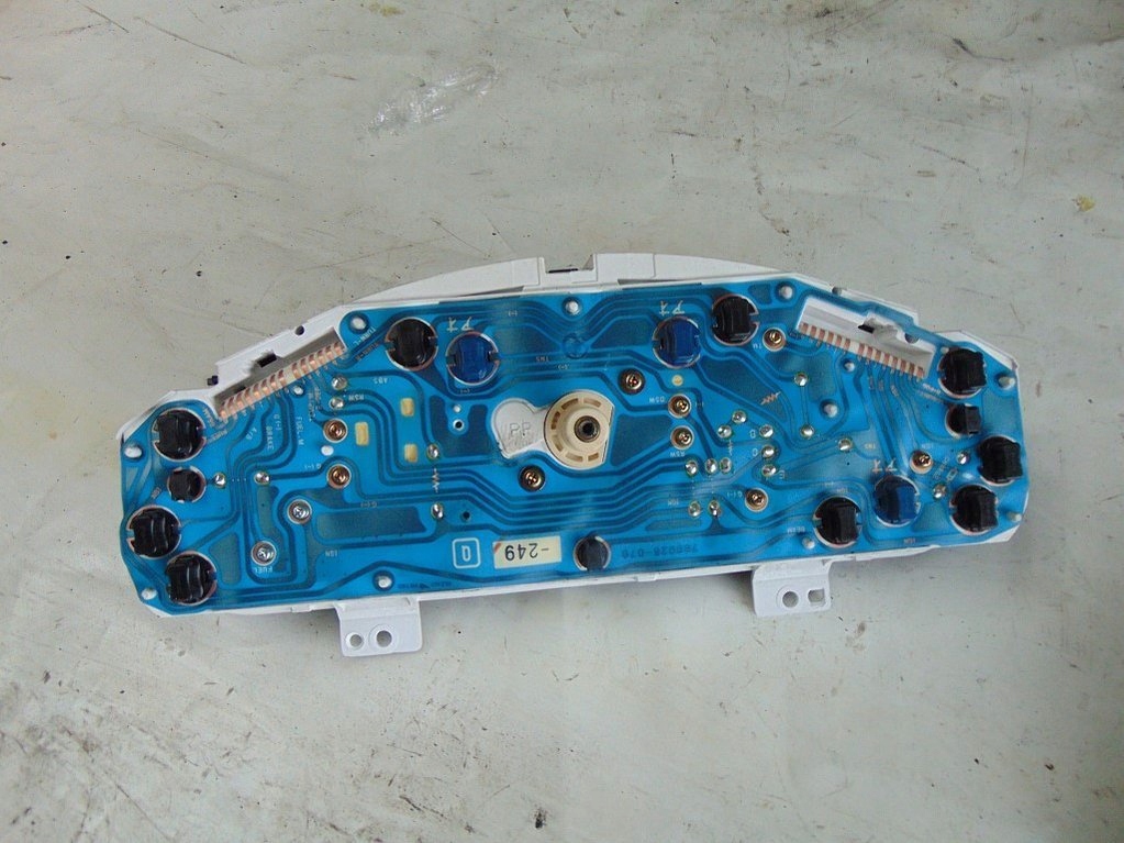 фото №7, Mazda demio 1.3 2002r лічильник прилади