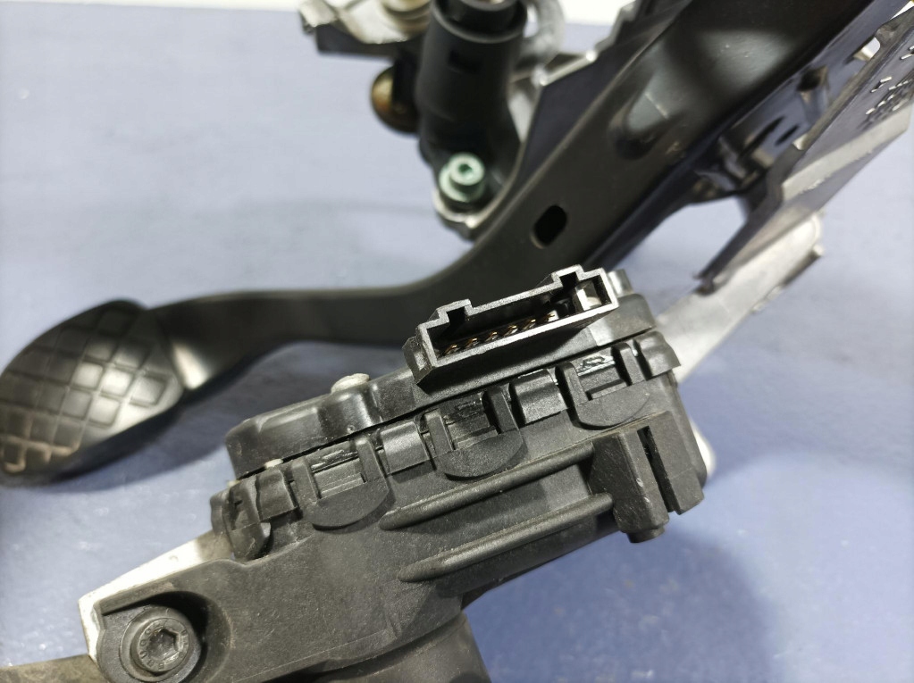 фото №5, Audi a4 b6 педали комплект механическая коробка передач eu 8e1721117a