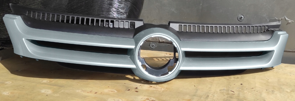 фото №1, Решётка радиатора решётка радиатора vw volkswagen golf 5 v plus 5m 01.2005 - 01.2009 kol. lp5x