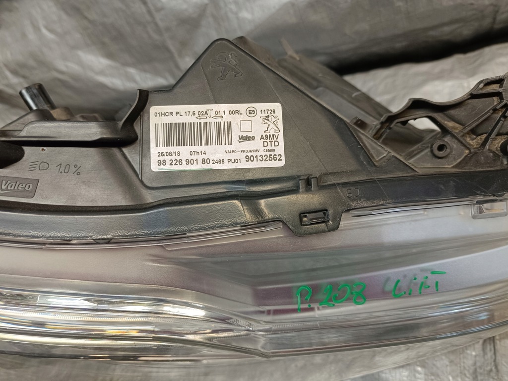 фото №11, Лампа перед правая peugeot 208 i europa 9822690180