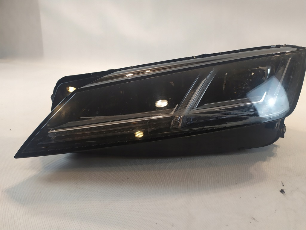 фото №1, Лампа левый перед audi tt full led