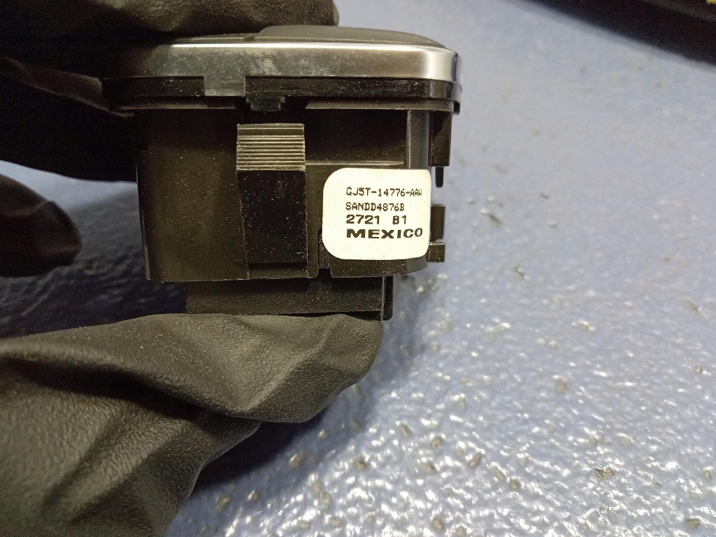 фото №8, Ford mustang mach-e кнопка замка пам'яті сидіння лівий перед gj5t14776aaw