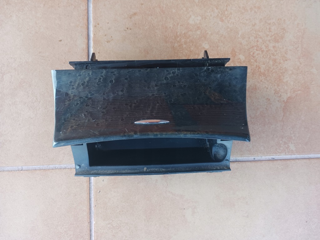 фото №1, Панель попільничка mercedes w211 a2118101330