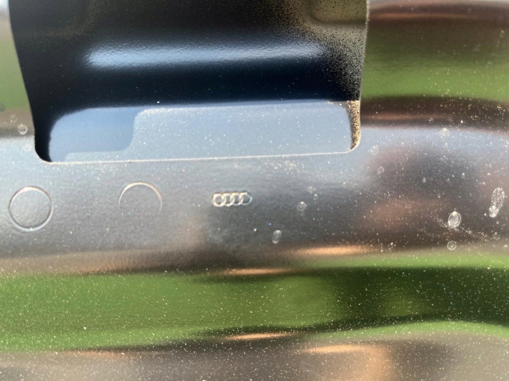 Купити Капот перед audi q5 2 80a оригінал гарний стан чорна giełda poznań