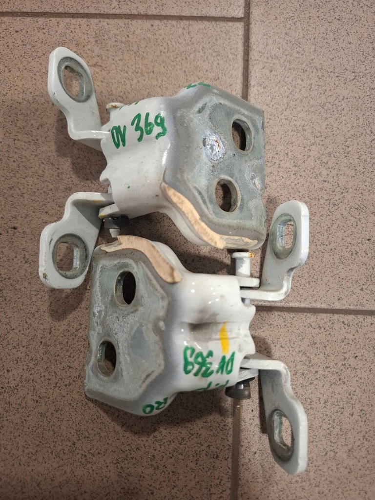 фото №1, Sandero iii stepway петлі двері правий перед dv369