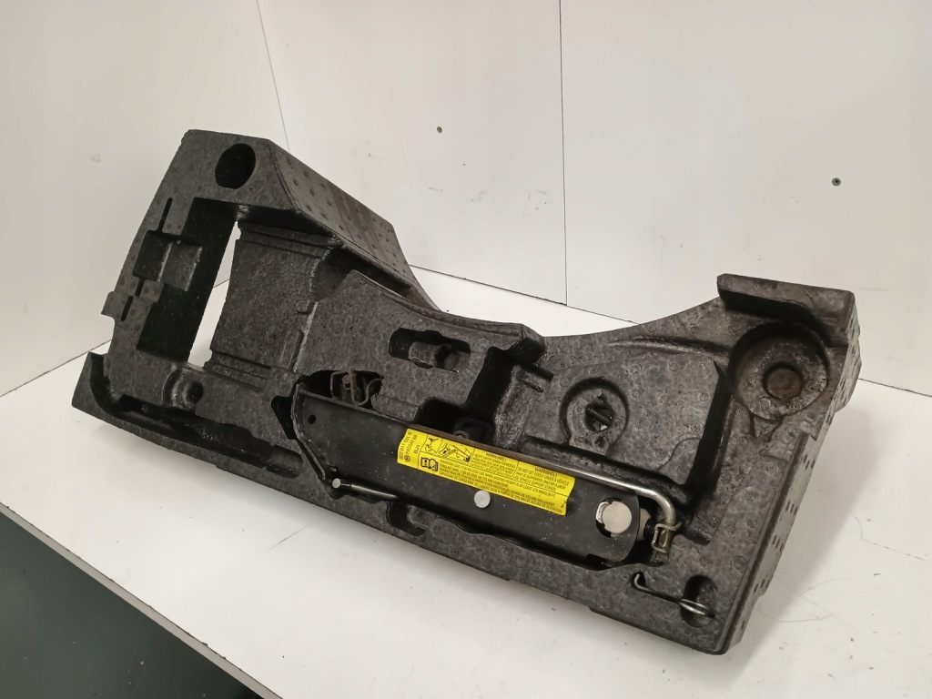 фото №1, Вкладиш vw passat b6 b7 3c5012115d домкрат