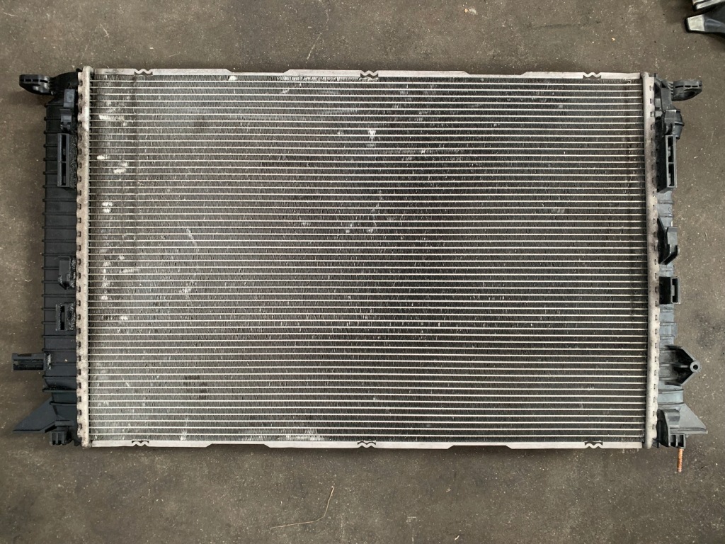 Porsche audi радіатор води 8k0121251ak h013 Зі Шроту