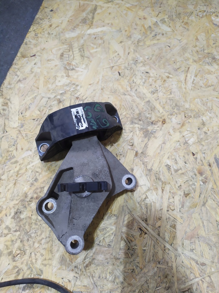 фото №1, Кронштейн подушка двигателя 0.9 tce captur clio iv