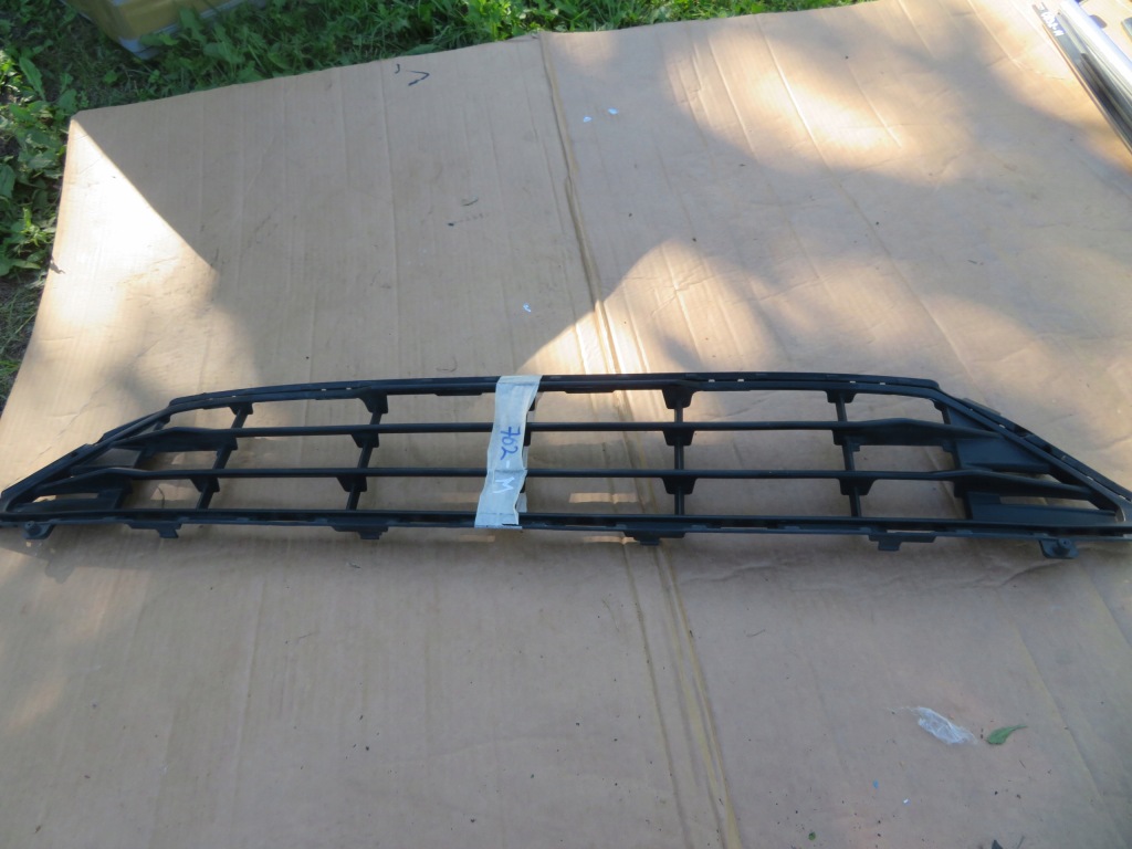 фото №2, Средняя решётка бампера volvo xc60 ii 2019