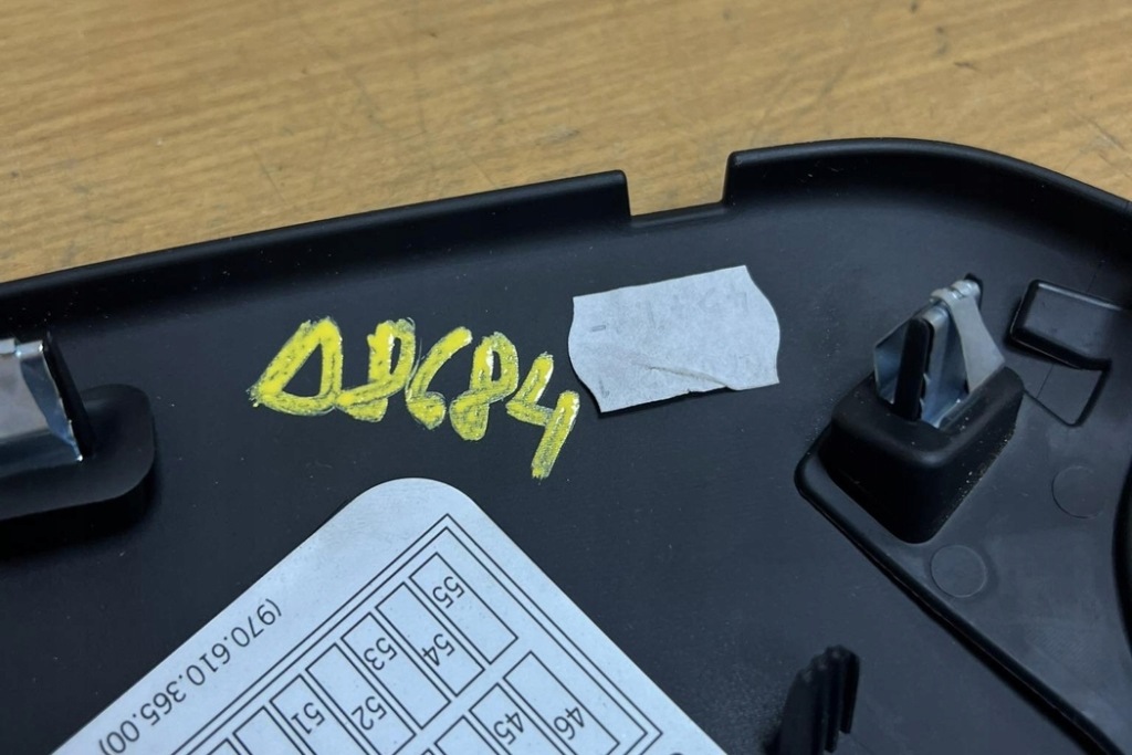 фото №8, Кришка коробка запобіжників porsche panamera 970 97061036100 4.8l