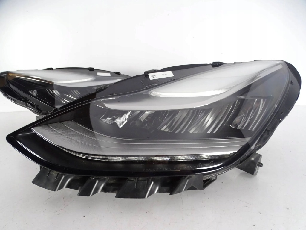 Фара перед передняя левая tesla 3 full led Цена