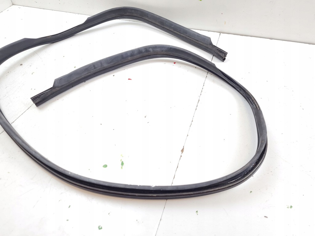 фото №8, 2002 maserati coupe прокладка крышки багажника