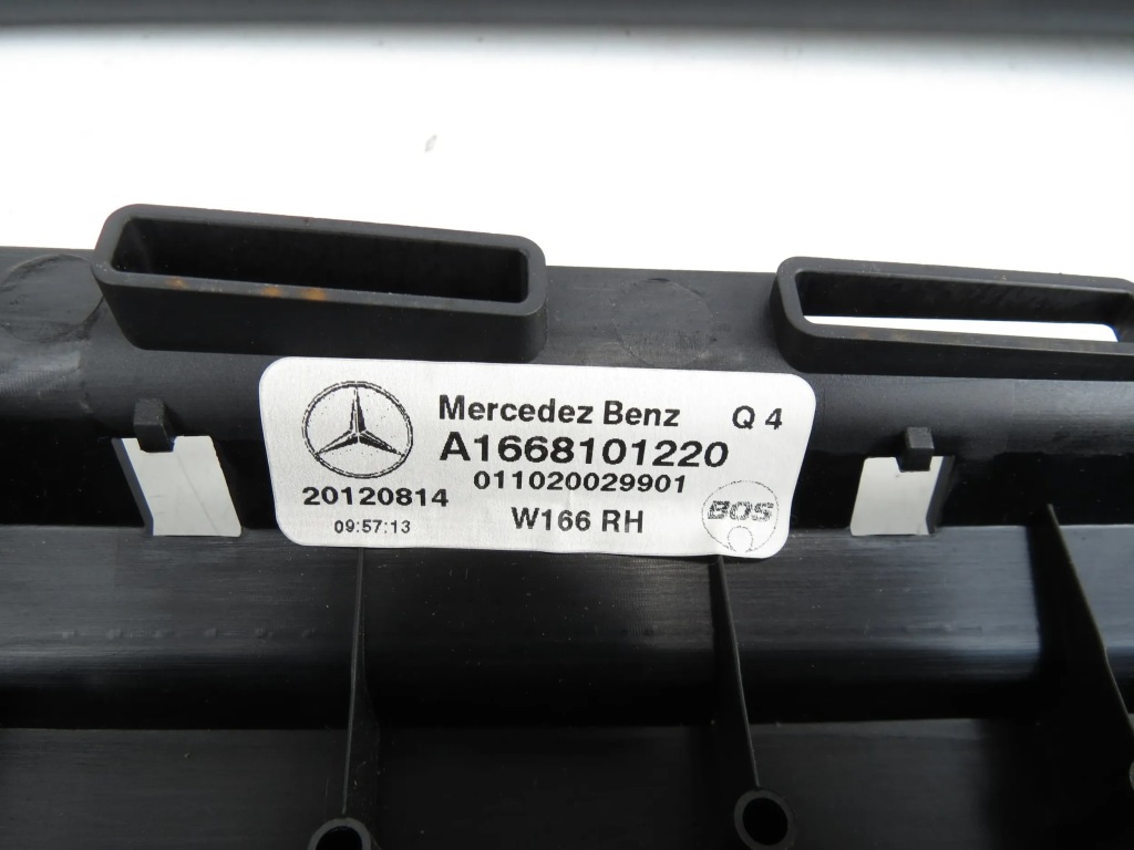 Mercedes ml gle w166 шторка дверь стекло правый задний  задняя Киев