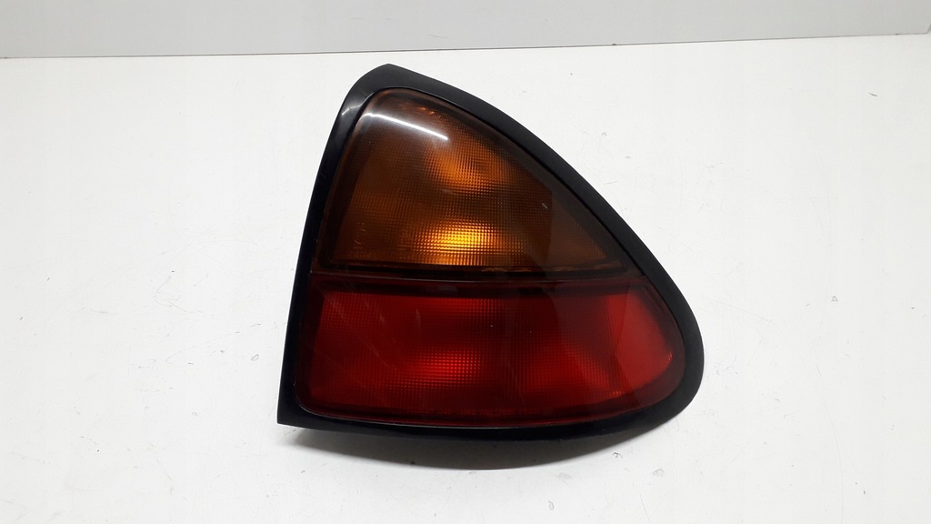 фото №10, Mazda 323c 323 c 94-97 лампа задняя комплектная