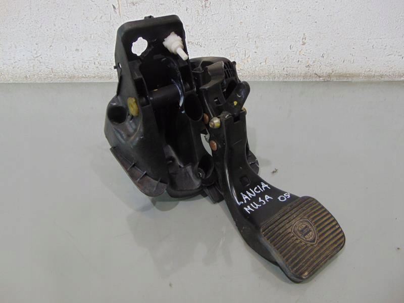 фото №1, Педаль гальма автоматична коробка передач lancia musa