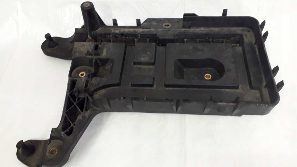 Корпус аккумулятор audi seat skoda vw 1k0915333b 1k0915333c Цена
