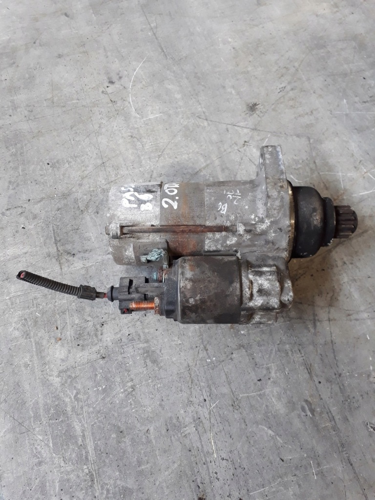 Купити Стартер vw passat b6 2.0 tdi 02m911023n