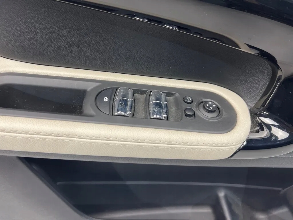 фото №6, Mini countryman f60 обивка обшивка дверь