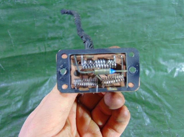 фото №3, Резистор резистор mazda tribute