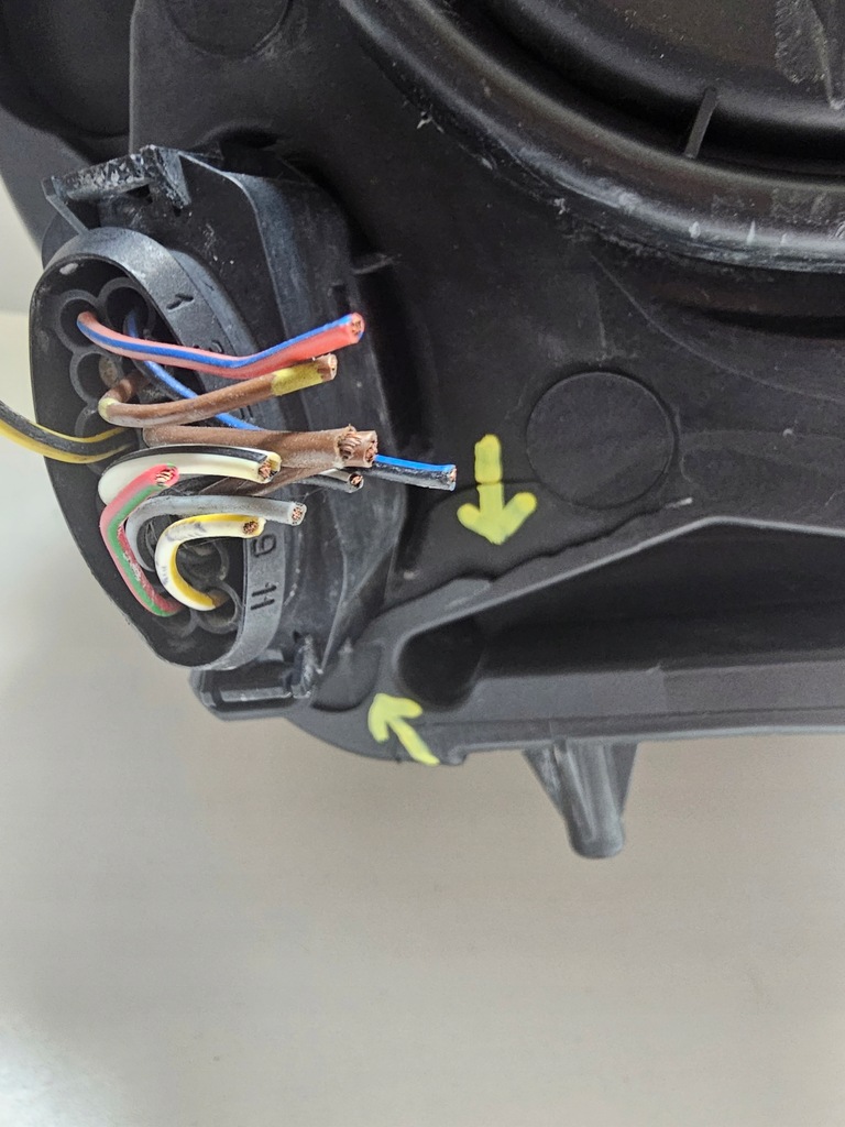 фото №11, Лампа левая передняя skoda yeti 5l1941015a