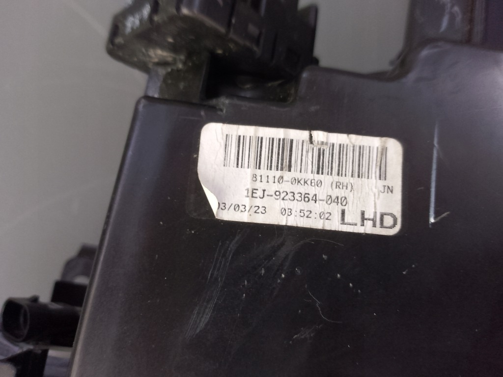 фото №11, Toyota hilux viii 8 lift 20- лампа передняя правая правый перед 81110-0kk60 ÷