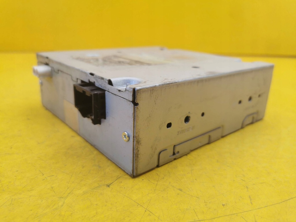 Tesla model s модуль тюнер радио 1004787 в Украине