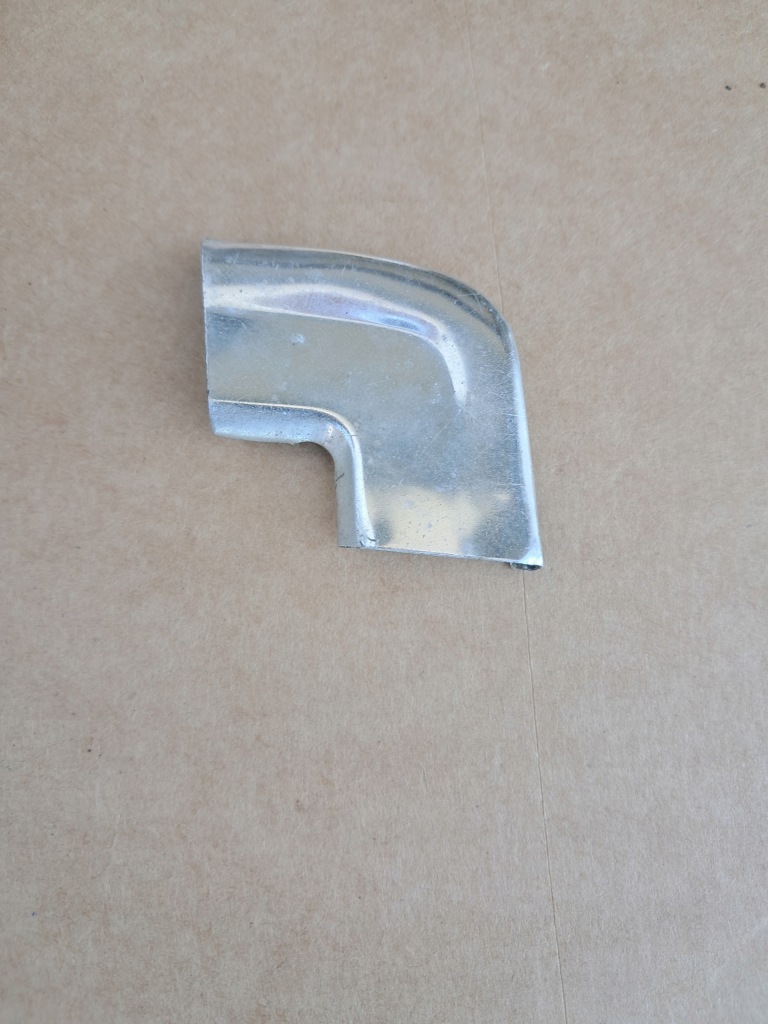 фото №1, Хром з'єднувач рамки верхній скло перед mercedes 107 slc 1076713830