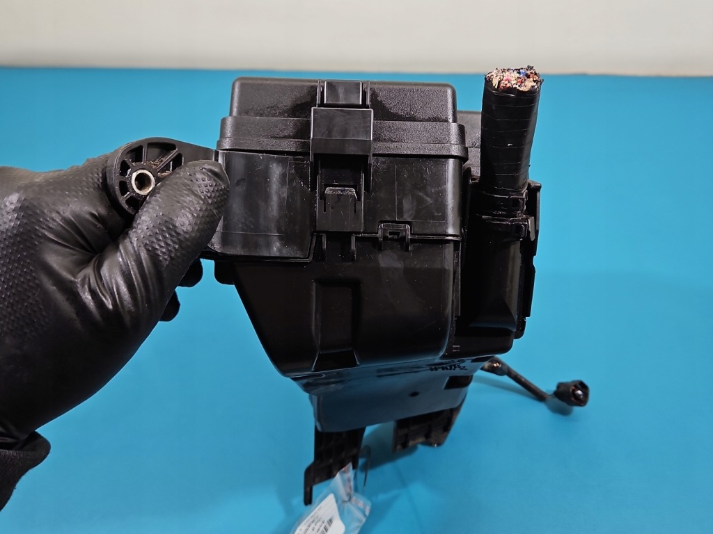 Купити Коробка запобіжників lexus nx i 14-21 82662-78151