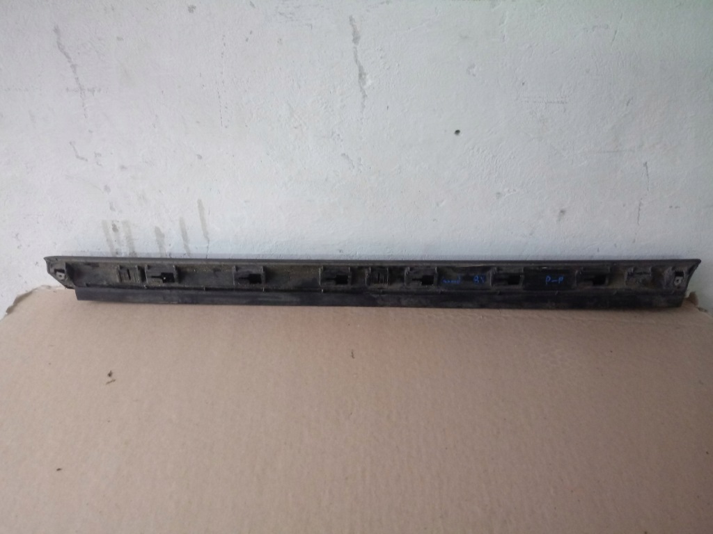 фото №2, Молдинг дверь правый перед vw passat b8