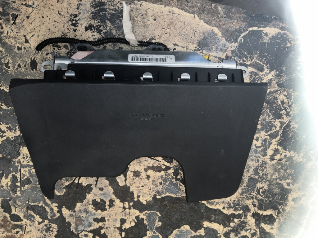 фото №1, Подушка коленная yaris ii 3 1.3 vvt-i benz. автоматическая коробка передач