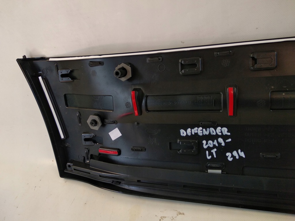 фото №7, Land rover defender молдинг дверь левая задняя 2019-