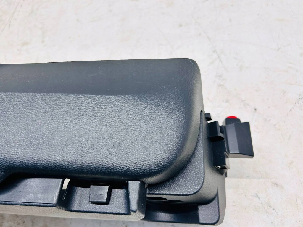 фото №7, Corolla e21 kombi обшивка багажника góra ліва лівий bez led